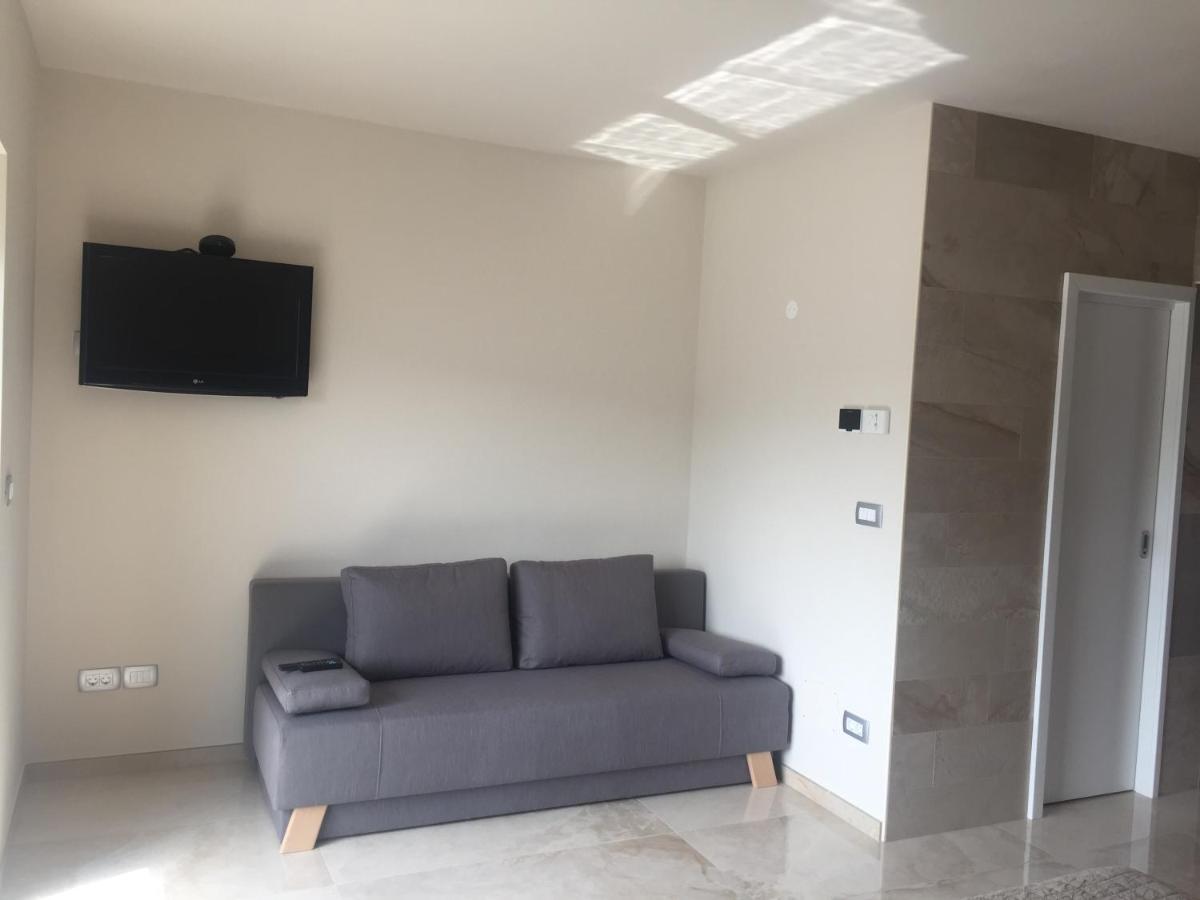 Rooms And Apartments Lisjak Koper Exterior photo