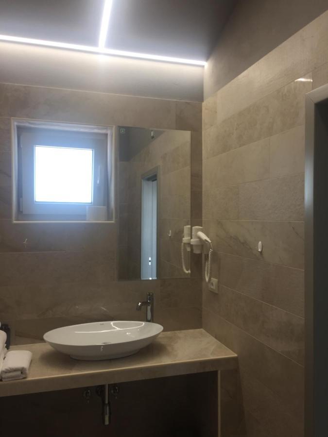 Rooms And Apartments Lisjak Koper Exterior photo